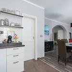 Ferienvilla Perhat Mit Eigenem Pool By Interhome 펜션 Višnjan