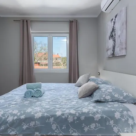 Ferienvilla Perhat Mit Eigenem Pool By Interhome Semesterbostad *
