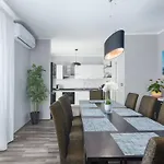 Ferienhaus Ferienvilla Perhat Mit Eigenem Pool By Interhome Višnjan