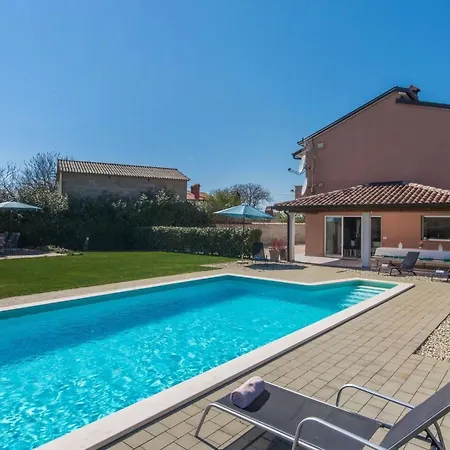 Ferienvilla Perhat Mit Eigenem Pool By Interhome *