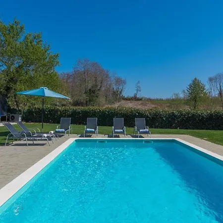 Ferienvilla Perhat Mit Eigenem Pool By Interhome *