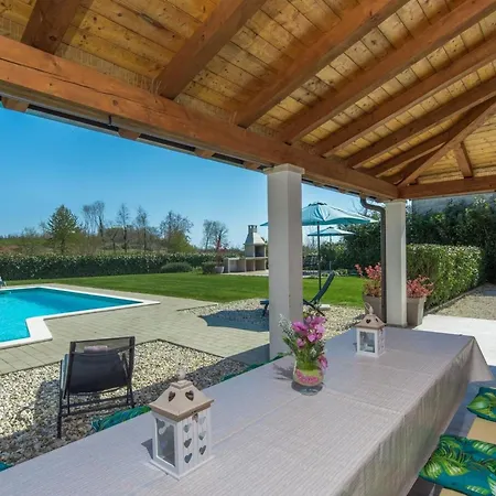 Ferienvilla Perhat Mit Eigenem Pool By Interhome Višnjan