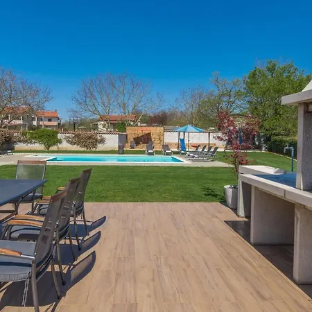 Ferienvilla Perhat Mit Eigenem Pool By Interhome *