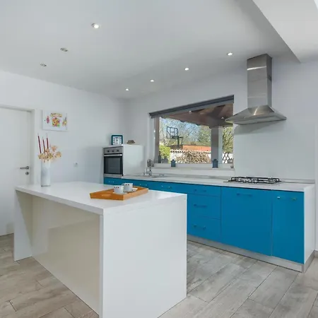 Ferienvilla Perhat Mit Eigenem Pool By Interhome Vakantiehuis