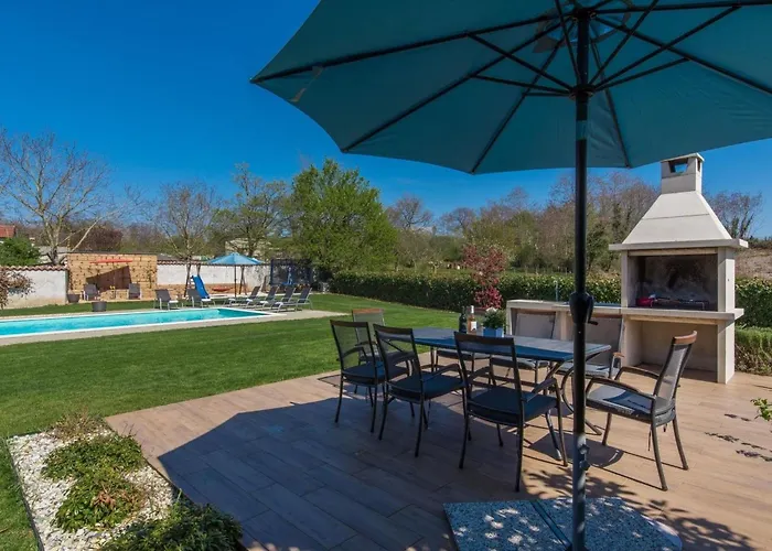 Ferienvilla Perhat Mit Eigenem Pool By Interhome * Višnjan
