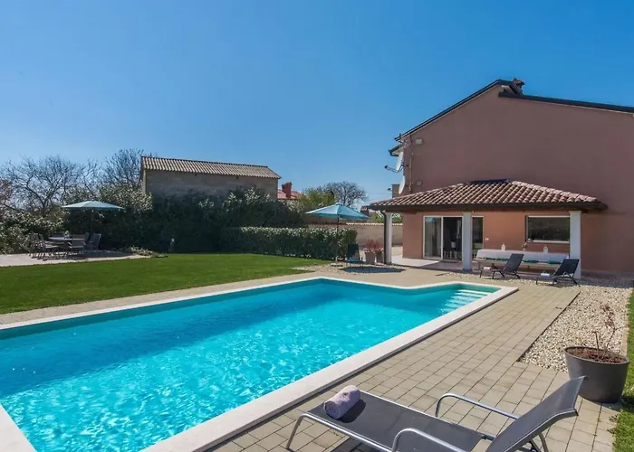 Ferienvilla Perhat Mit Eigenem Pool By Interhome *