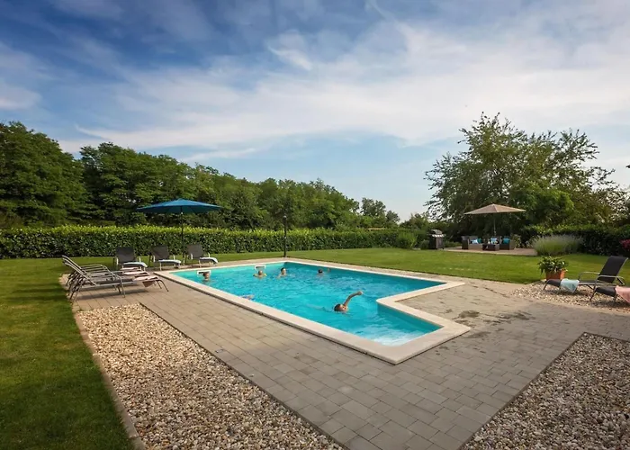 Ferienvilla Perhat Mit Eigenem Pool By Interhome