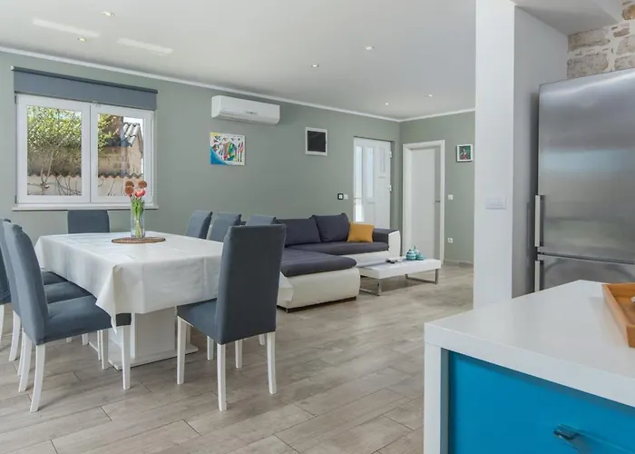 Ferienvilla Perhat Mit Eigenem Pool By Interhome Vikendica *