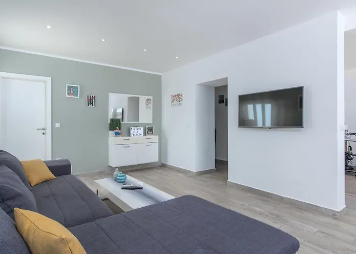 Ferienvilla Perhat Mit Eigenem Pool By Interhome * Višnjan