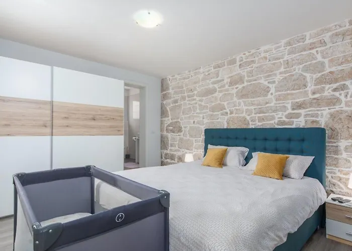 Ferienvilla Perhat Mit Eigenem Pool By Interhome Visnjan