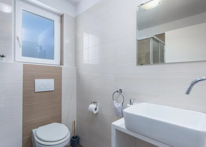 Ferienvilla Perhat Mit Eigenem Pool By Interhome