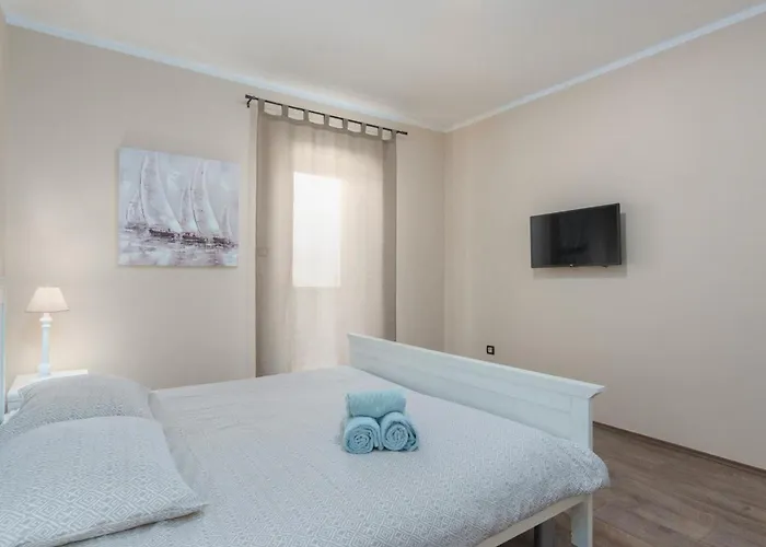 Vikendica Ferienvilla Perhat Mit Eigenem Pool By Interhome *