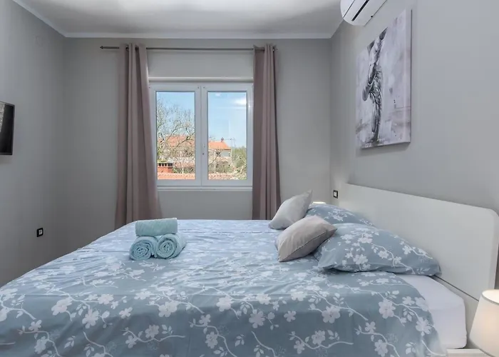 Ferienvilla Perhat Mit Eigenem Pool By Interhome Vikendica *