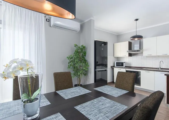 Vakantiehuis Ferienvilla Perhat Mit Eigenem Pool By Interhome *