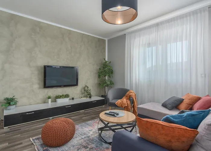 Ferienvilla Perhat Mit Eigenem Pool By Interhome